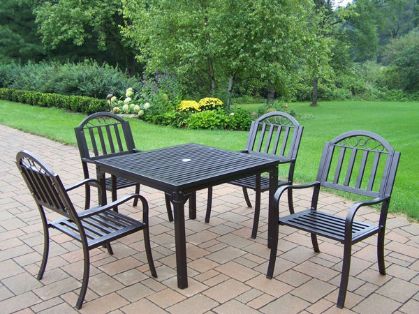 Picture of Rochester 5 Pc. Dining Set with 40x40-inch Table and 4 high back Chairs - Hammer Tone Brown