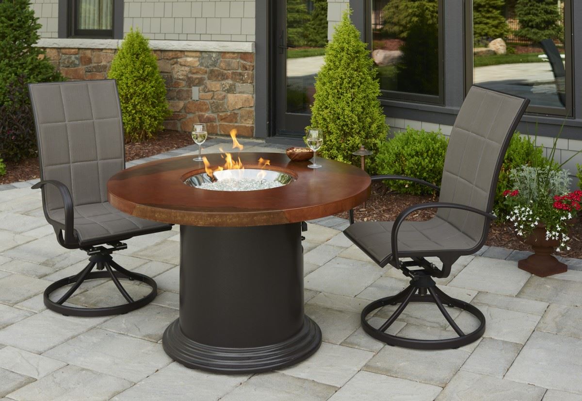 Patio Store. Outdoor Great Room Colonial Fire Pit Table with Artisan Top